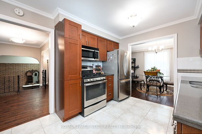 14 Joy Crt, House other with 3 bedrooms, 2 bathrooms and 4 parking in Hamilton ON | Image 12