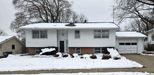 2408 Avalon Dr, Bettendorf, IA, 52722-3145 | Card Image