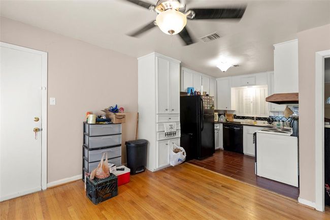 This is a cheery kitchen with everything you'll need to create some great meals! (photo 2018). | Image 9