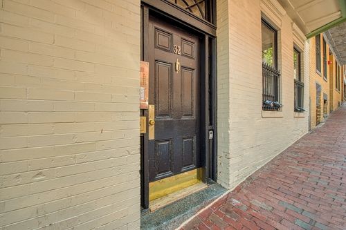 1-32 Grove St, Boston, MA, 02114-3507 | Card Image