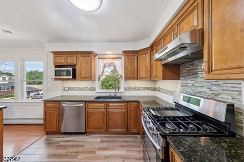 3 Ford St, South River, NJ, 08882-2128 | Card Image