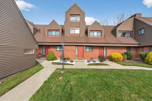 93-93 Montoya Dr, Branford, CT, 06405-2527 | Card Image