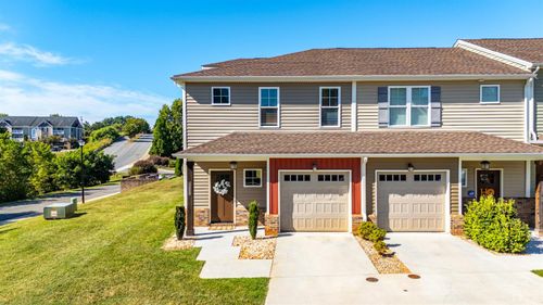 1229 Commonwealth Cir, Forest, VA, 24551-2465 | Card Image