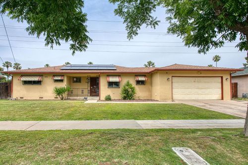 638 W Sussex Way, Fresno, CA, 93705 | Card Image