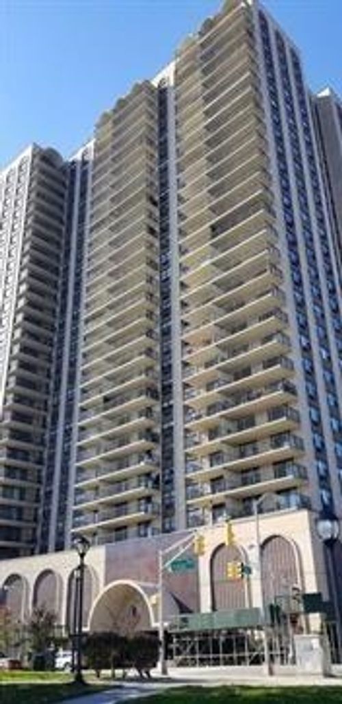 30-i-7855 Boulevard, North Bergen, NJ, 07047 | Card Image