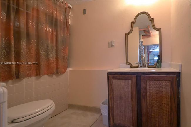 82260 Overseas Hwy, House other with 3 bedrooms, 3 bathrooms and null parking in Islamorada FL | Image 19