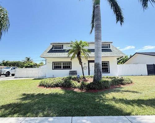 18211 Sw 95th Ct, Palmetto Bay, FL, 33157-5619 | Card Image