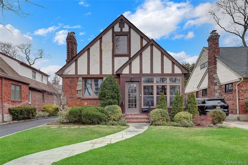 37 Fountain Ave, Rockville Centre, NY, 11570-1620 | Card Image