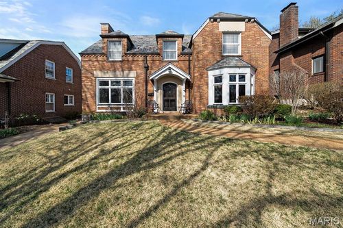 585 Stratford Ave, University City, MO, 63130-4118 | Card Image