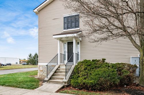 1-6395 Nottinghill Trail Dr, Canal Winchester, OH, 43110-7006 | Card Image