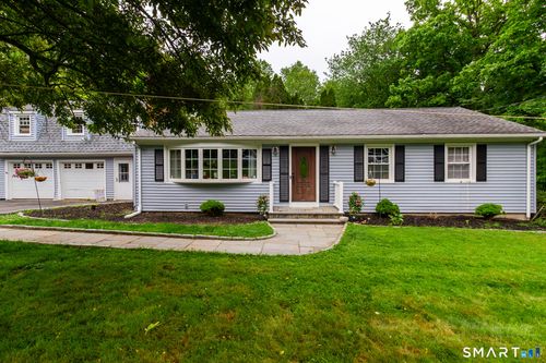 23 Great Neck Rd, Trumbull, CT, 06611-3224 | Card Image