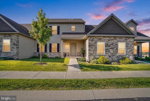 140 Ridgefield Dr, Elizabethtown, PA, 17022-9365 | Card Image