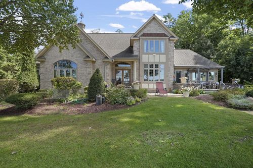 N9198 East Shore Road, East Troy, WI, 53120 | Card Image