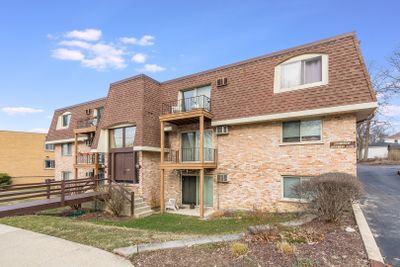 3A - 201 N President Street, Home with 2 bedrooms, 1 bathrooms and 1 parking in Wheaton IL | Image 1