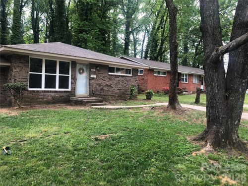 524 Blendwood Dr, Charlotte, NC, 28215-2023 | Card Image