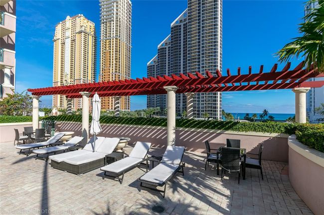 APT-1005 - 17555 Atlantic Blvd, Condo with 2 bedrooms, 2 bathrooms and null parking in Sunny Isles Beach FL | Image 29