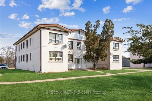 7-1031 Churchill Ave, Oakville, ON, L6H2A7 | Card Image
