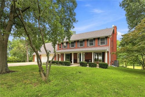 10423 Ridgeview Ave, Liberty, MO, 64068-7304 | Card Image