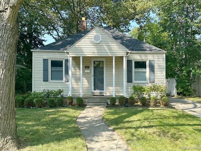 2659 Ellwood Avenue, Home with 2 bedrooms, 2 bathrooms and null parking in Berkley MI | Image 1