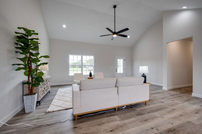 FABULOUS Open Concept Design | Image 8