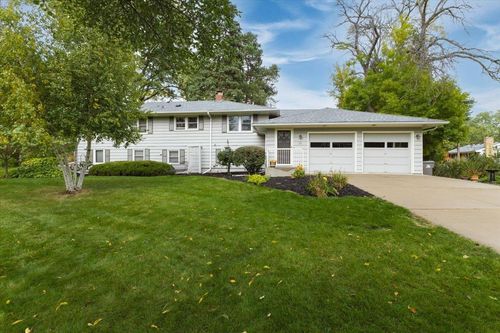 36 Western Ter, Golden Valley, MN, 55426-1340 | Card Image