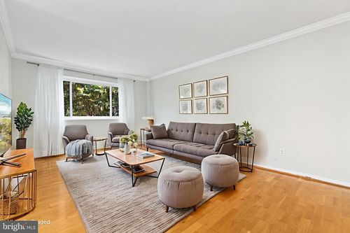 apt-202-4545 Macarthur Blvd Nw, WASHINGTON, DC, 20007-4235 | Card Image