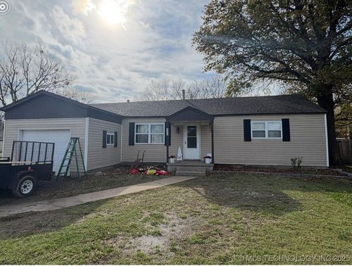 520 W 8th St, Chelsea, OK, 74016-1405 | Card Image
