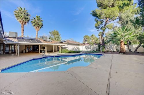 3689 N Rosecrest Cir, Las Vegas, NV, 89121-4933 | Card Image