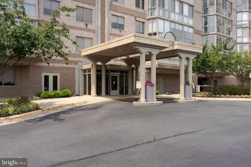 905-19355 Cypress Ridge Ter, LEESBURG, VA, 20176-6921 | Card Image