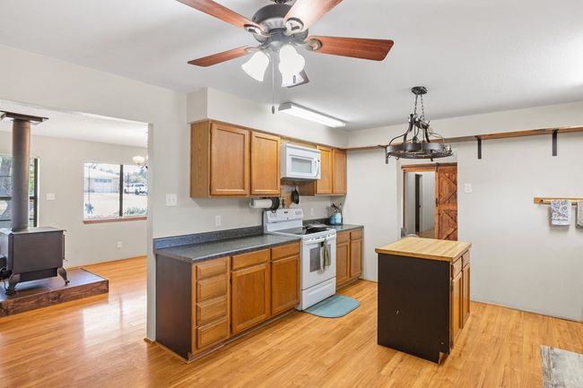 64 Quail Run, Home with 4 bedrooms, 2 bathrooms and 1 parking in Harper TX | Image 11