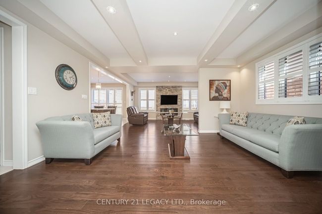 33 Callandar Rd, House other with 4 bedrooms, 3 bathrooms and 4 parking in Brampton ON | Image 9