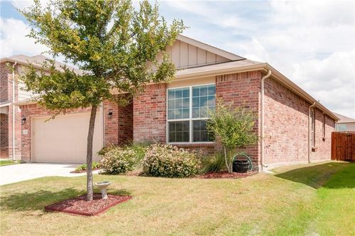 7704 Shorthorn Way, Fort Worth, TX, 76131-4024 | Card Image