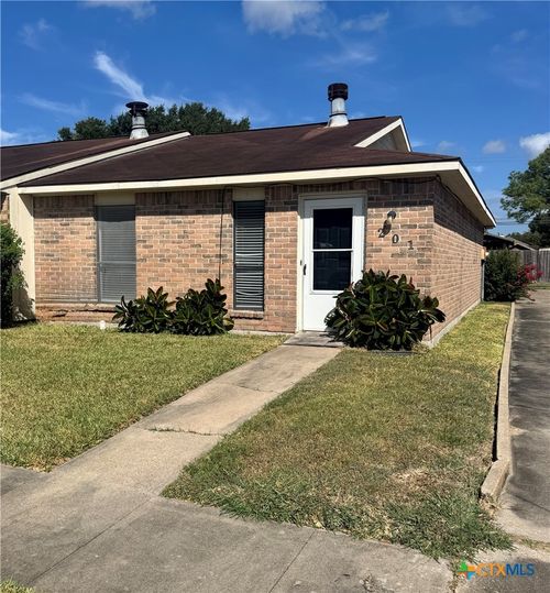 201 Versailles St, Victoria, TX, 77904-2255 | Card Image