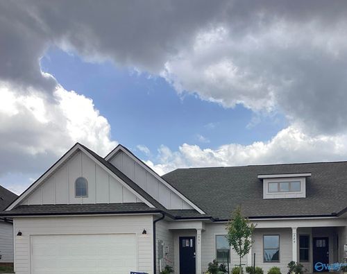 231 Paca Ln, Huntsville, AL, 35811-8172 | Card Image