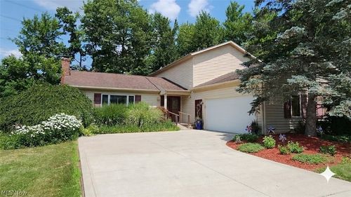 32145 Sedgefield Oval, Solon, OH, 44139 | Card Image