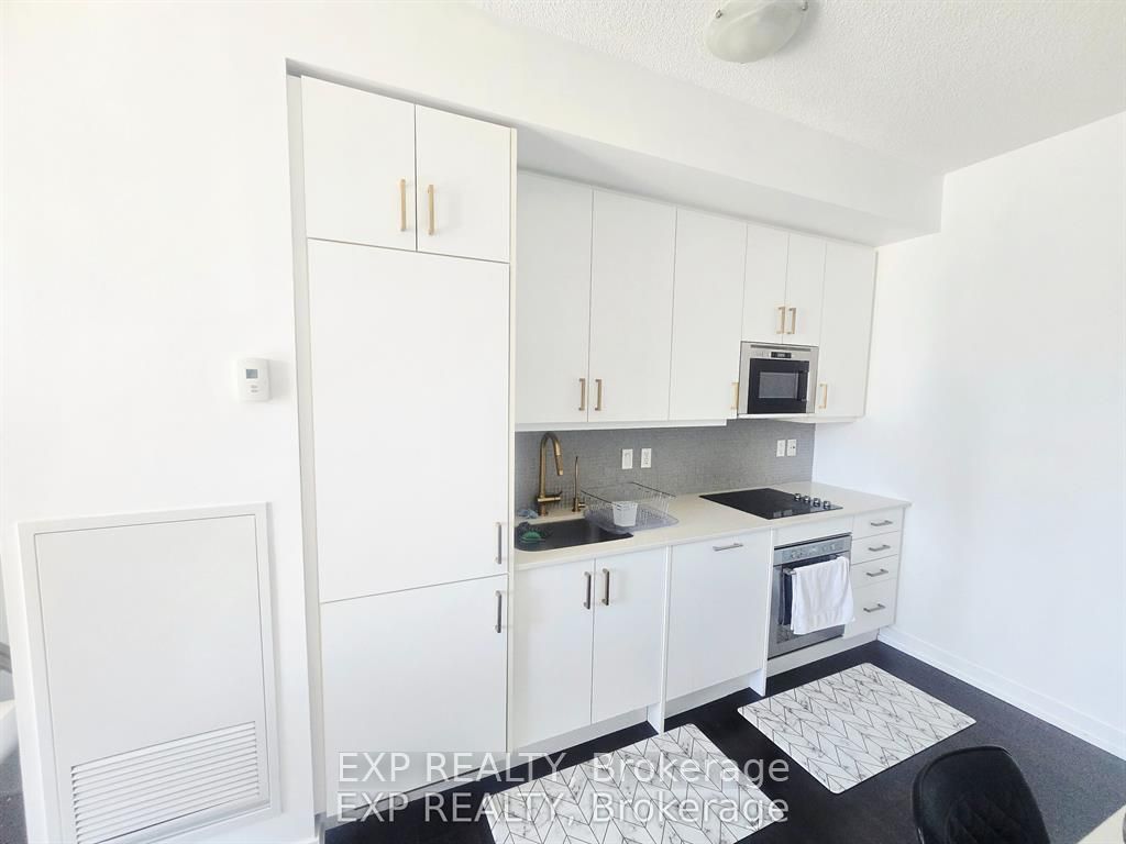 Residential in Toronto C01 3