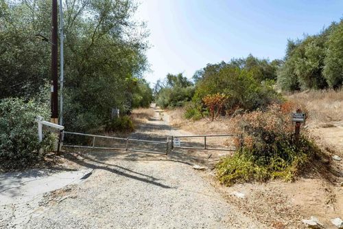 19 Mirar De Valle, Valley Center, CA, 92082 | Card Image