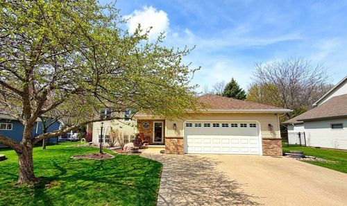 90 Rolling Green Circle, OSHKOSH, WI, 54904 | Card Image