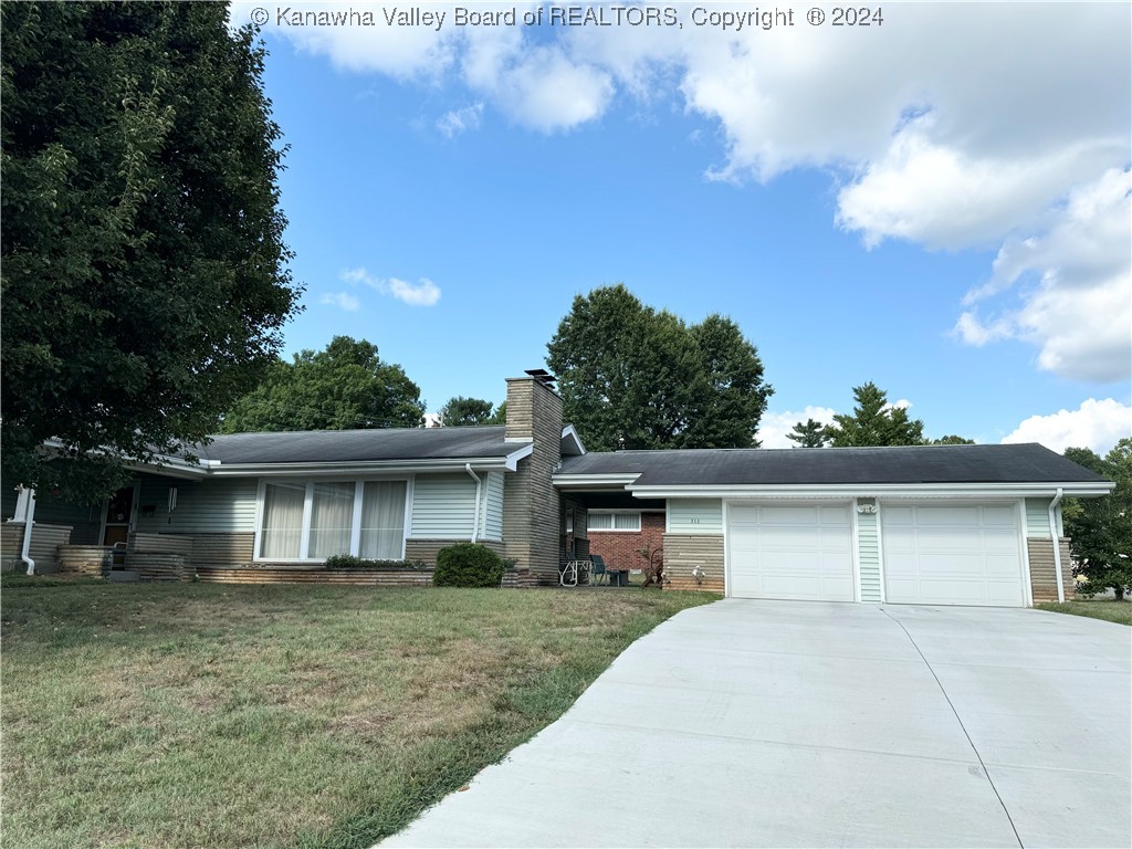 Bedford St, Ravenswood, WV 26164