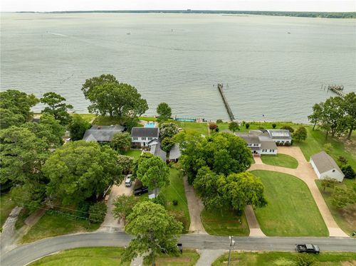 1419 Laurens Rd, Gloucester Point, VA, 23062-2013 | Card Image