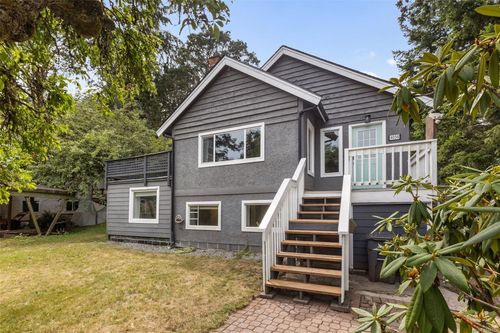 4054 Grange Rd, Victoria, BC, V8Z4V3 | Card Image