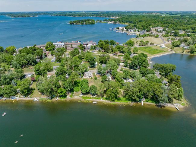 9800 N Denzel Dr, House other with 3 bedrooms, 2 bathrooms and null parking in Syracuse IN | Image 33