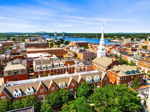 24-24 Porter St, Portsmouth, NH, 03801-4059 | Card Image