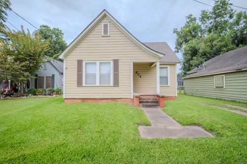 604 Abell St, Wharton, TX, 77488-4137 | Card Image