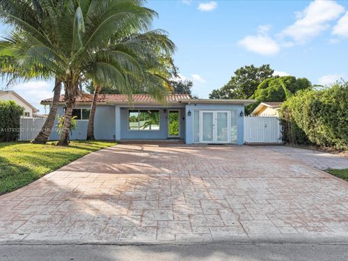 6820 Sw 9th St, Pembroke Pines, FL, 33023-1629 | Card Image