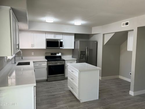 4424 E Belleview St, Phoenix, AZ, 85008-5644 | Card Image