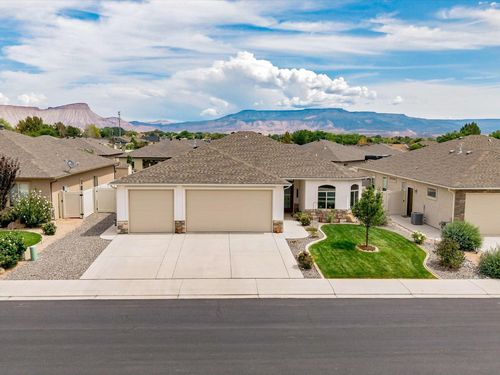 666 Strathearn Dr, Grand Junction, CO, 81504-5206 | Card Image