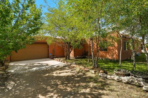 74 Las Estrellas, Santa Fe, NM, 87507-4228 | Card Image