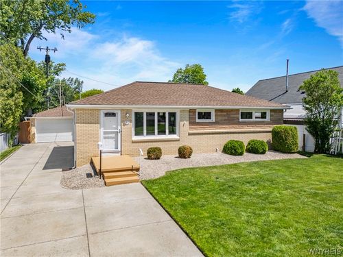 30 Benson Dr, Lancaster, NY, 14086-2724 | Card Image