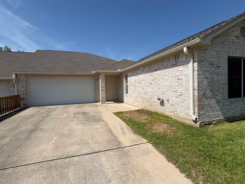 268 Braeburn Cir, Meadowlakes, TX, 78654-6616 | Card Image